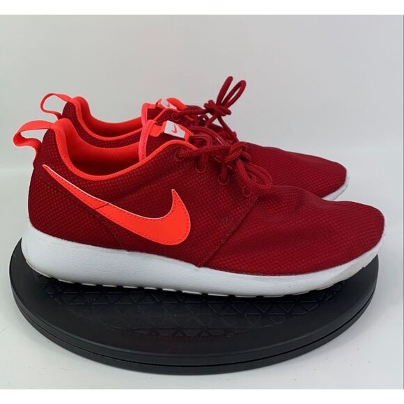 Nike Roshe Run Gym Red Athletic Running Shoes 599728-602 Women’s Size 8.5 (7Y) - Picture 3 of 9